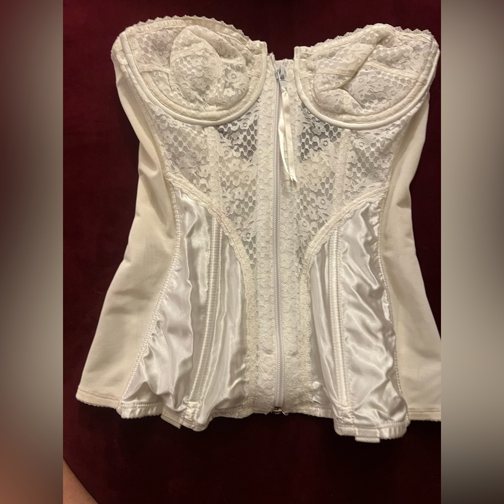 Ivory bustier 32B